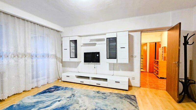 Basarabia, apartament 3 camere decomandat, 75 mp, 2 bai, bloc 1986