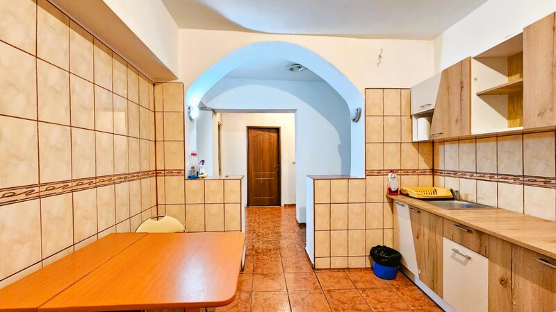 Basarabia, apartament 3 camere decomandat, 75 mp, 2 bai, bloc 1986