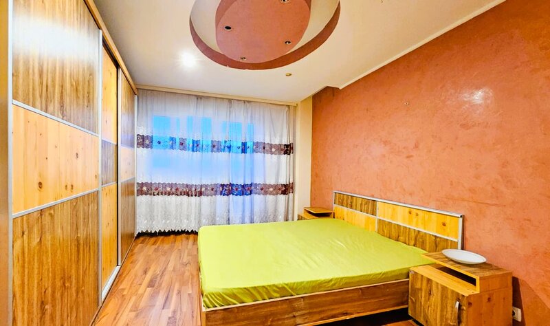 Basarabia, apartament 3 camere decomandat, 75 mp, 2 bai, bloc 1986