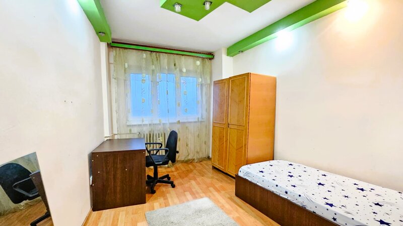 Basarabia, apartament 3 camere decomandat, 75 mp, 2 bai, bloc 1986